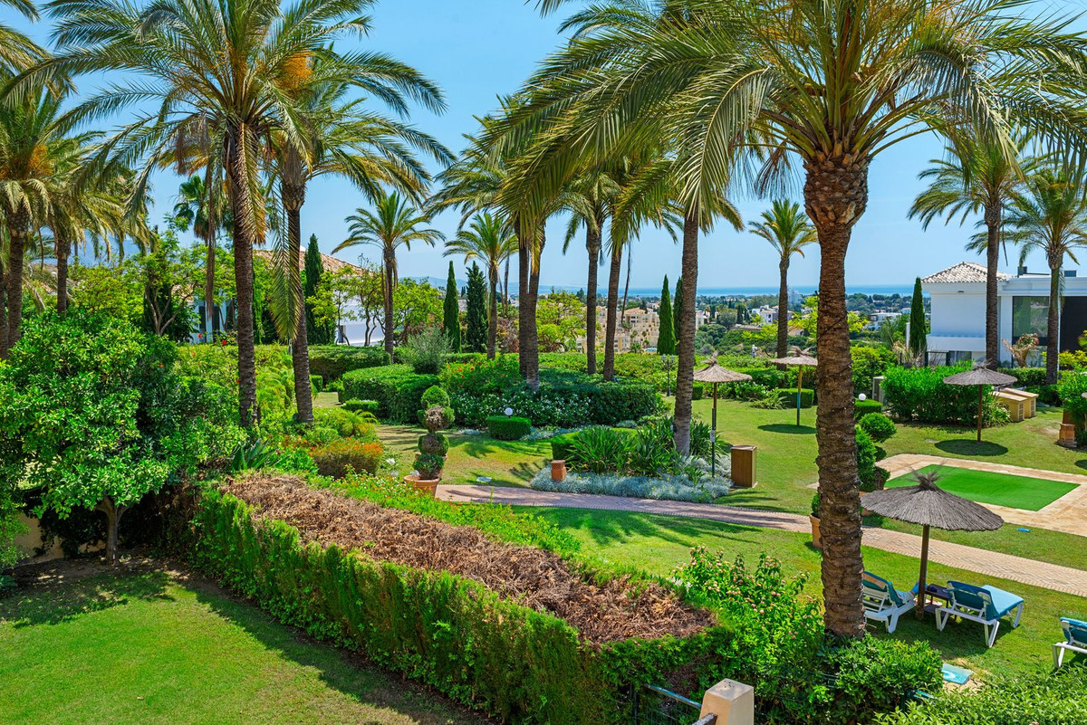 3 Bed Apartment for sale in Los Flamingos Costa Del Sol, Málaga, Spain