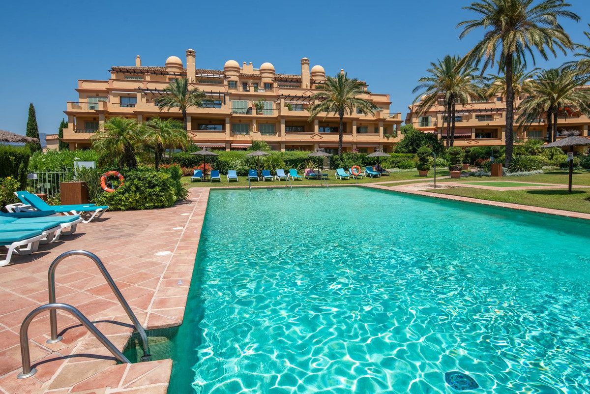3 Bed Apartment for sale in Los Flamingos Costa Del Sol, Málaga, Spain