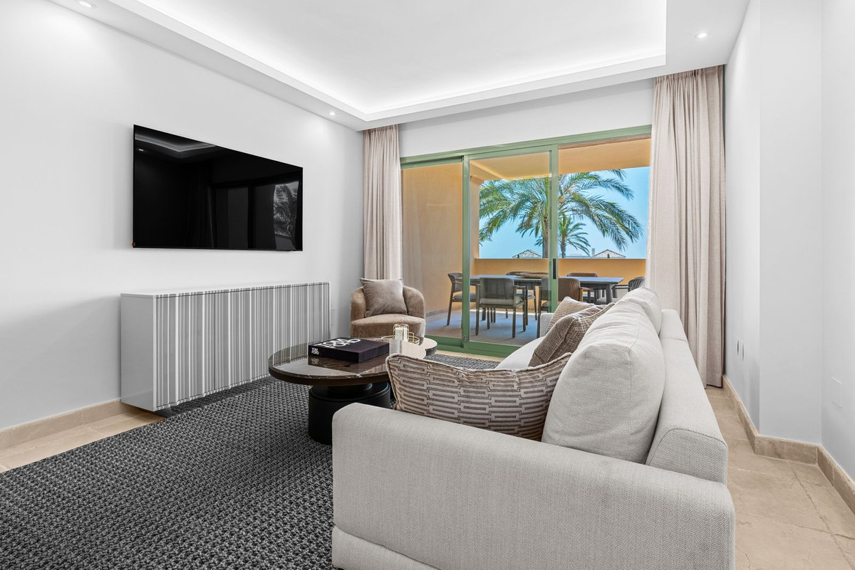 3 Bed Apartment for sale in Los Flamingos Costa Del Sol, Málaga, Spain