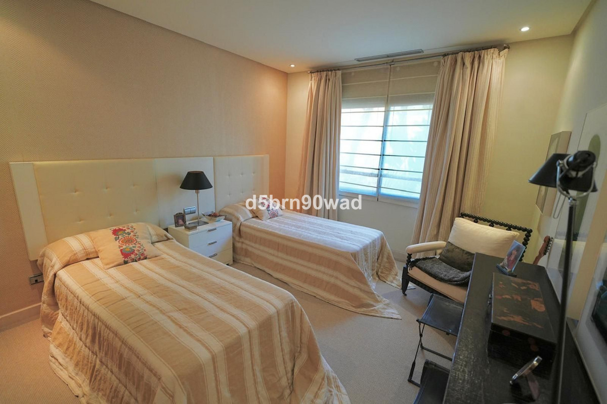 3 Bed Apartment for sale in Marbella Costa Del Sol, Málaga, Spain