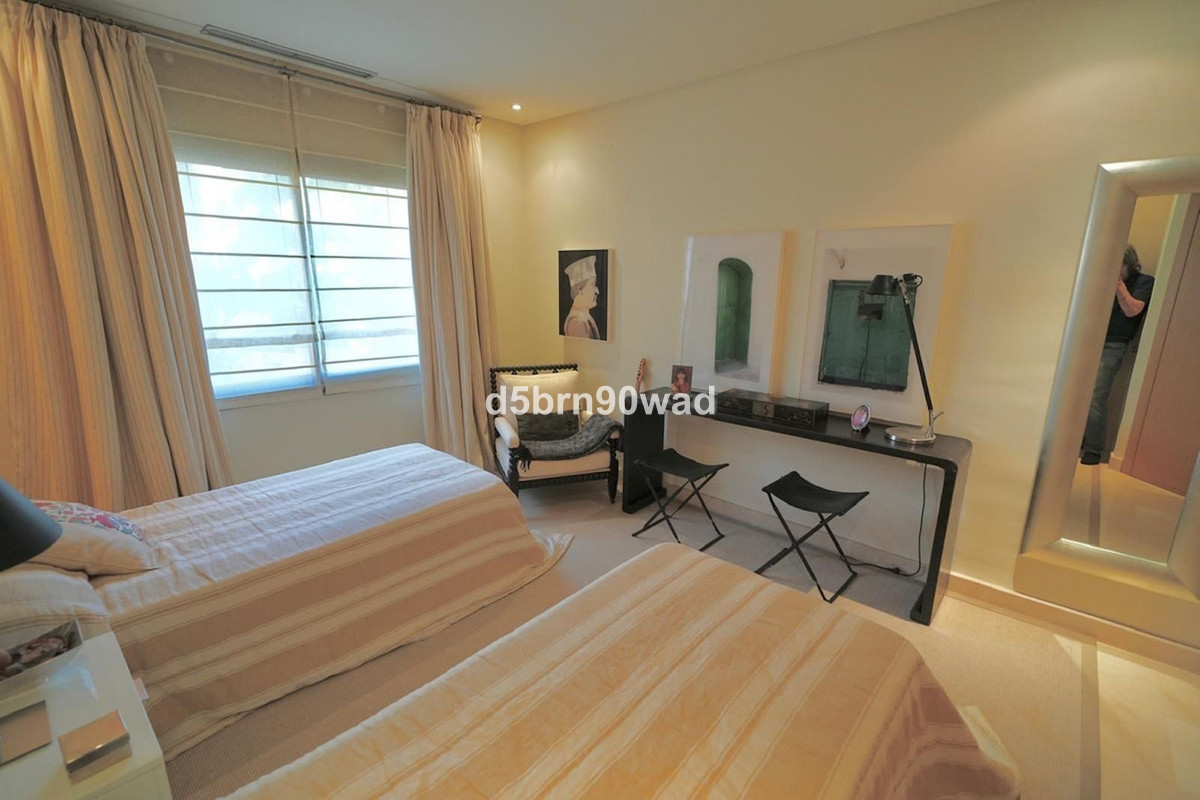 3 Bed Apartment for sale in Marbella Costa Del Sol, Málaga, Spain