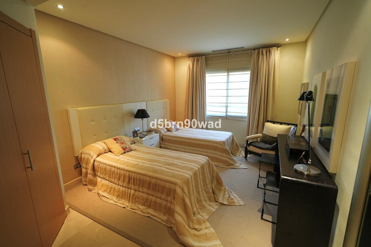 3 Bed Apartment for sale in Marbella Costa Del Sol, Málaga, Spain