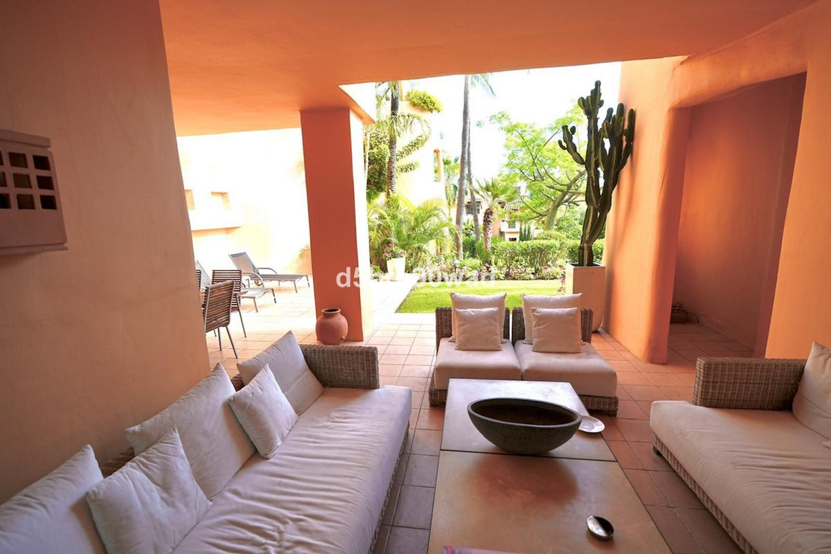 3 Bed Apartment for sale in Marbella Costa Del Sol, Málaga, Spain