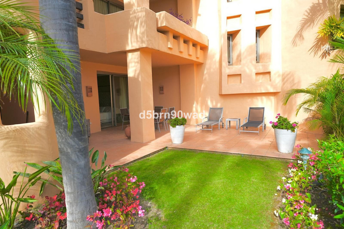 3 Bed Apartment for sale in Marbella Costa Del Sol, Málaga, Spain