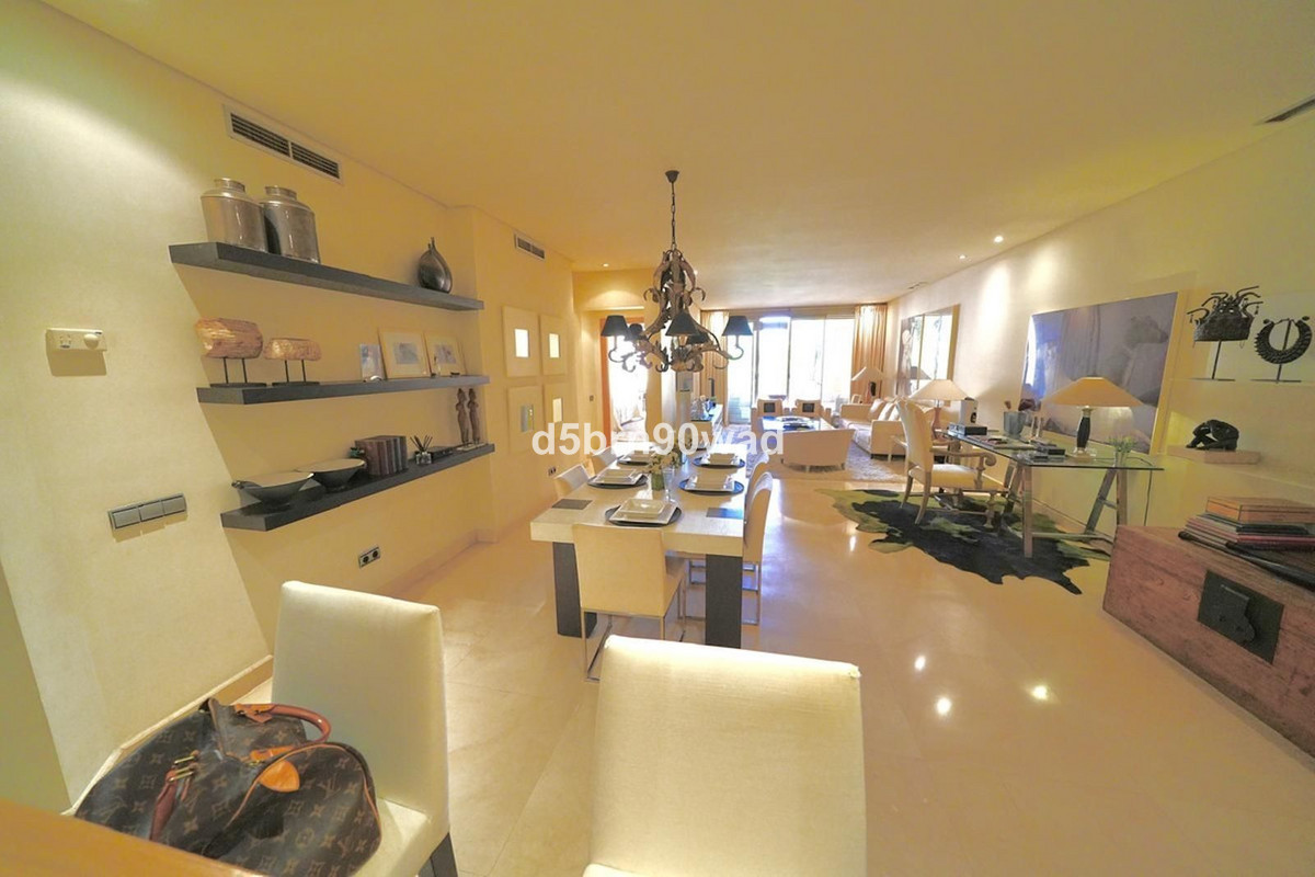 3 Bed Apartment for sale in Marbella Costa Del Sol, Málaga, Spain