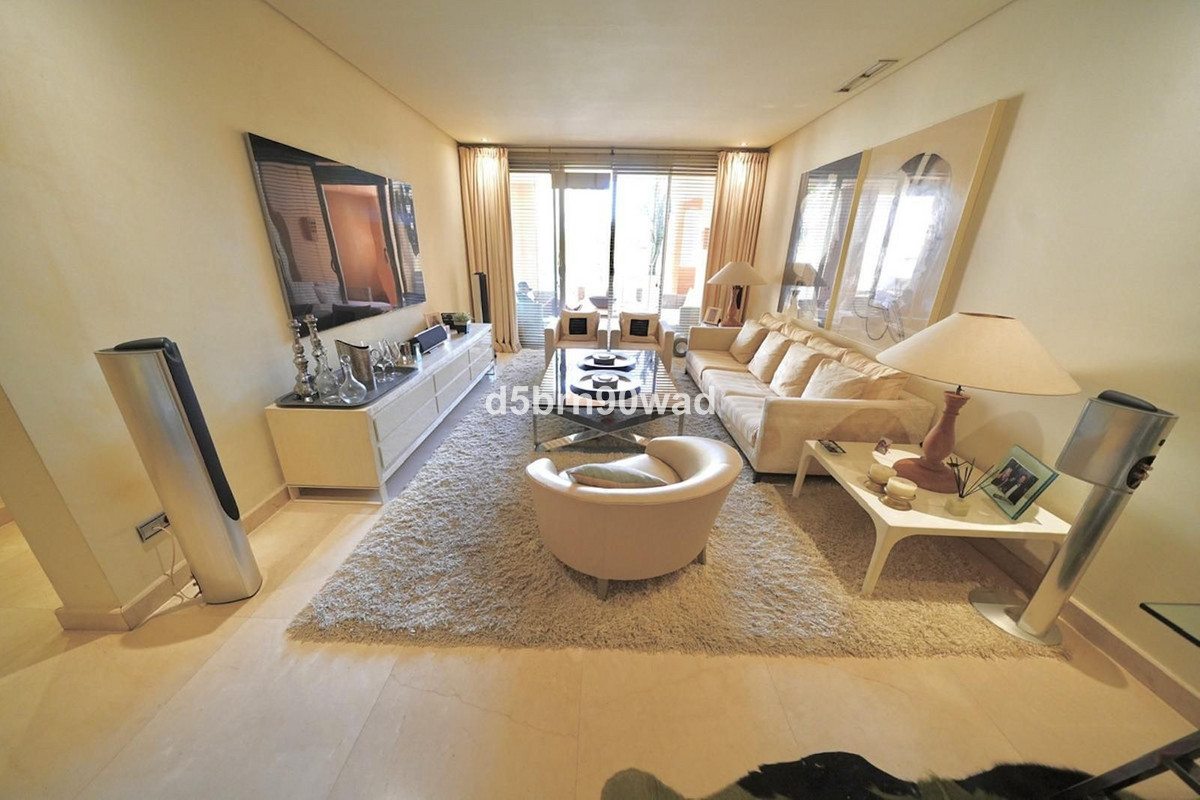3 Bed Apartment for sale in Marbella Costa Del Sol, Málaga, Spain