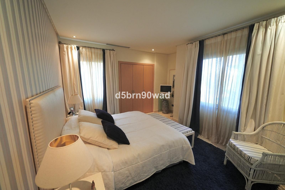 3 Bed Apartment for sale in Marbella Costa Del Sol, Málaga, Spain