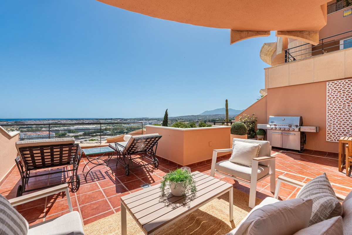 2 Bed Apartment for sale in Nueva Andalucía Costa Del Sol, Málaga, Spain