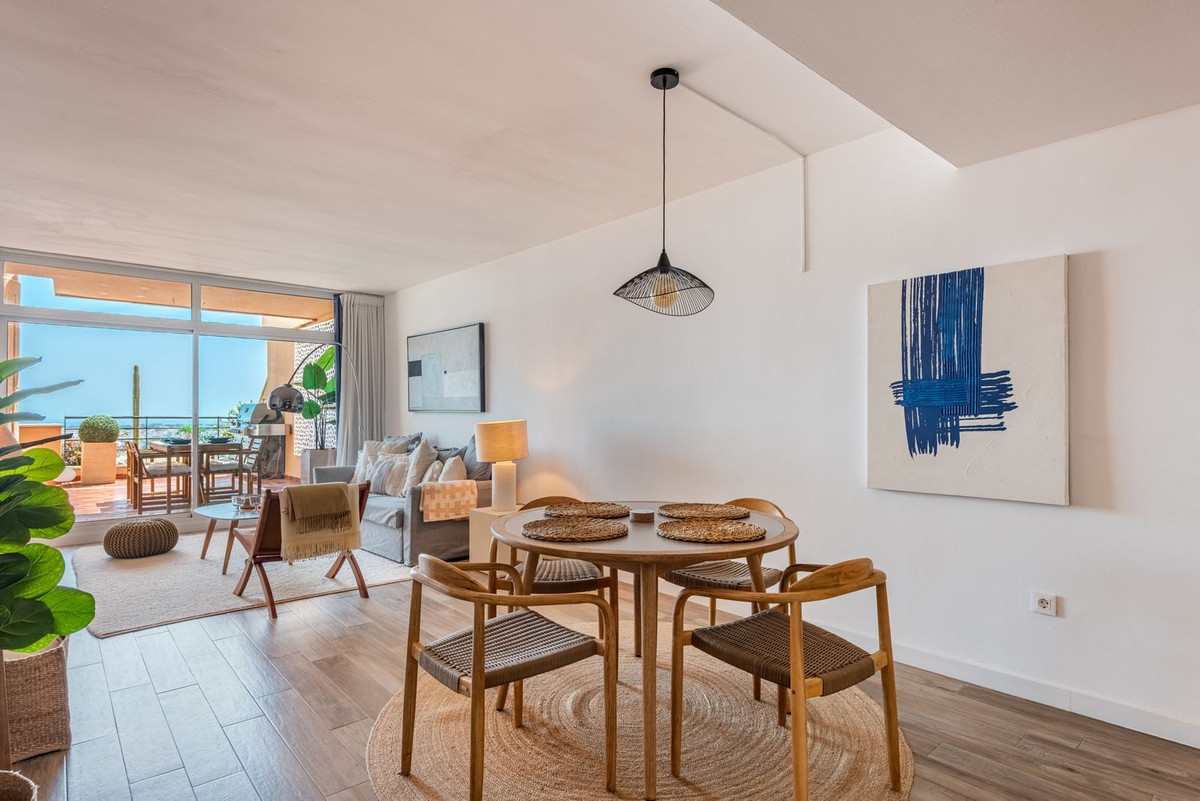 2 Bed Apartment for sale in Nueva Andalucía Costa Del Sol, Málaga, Spain