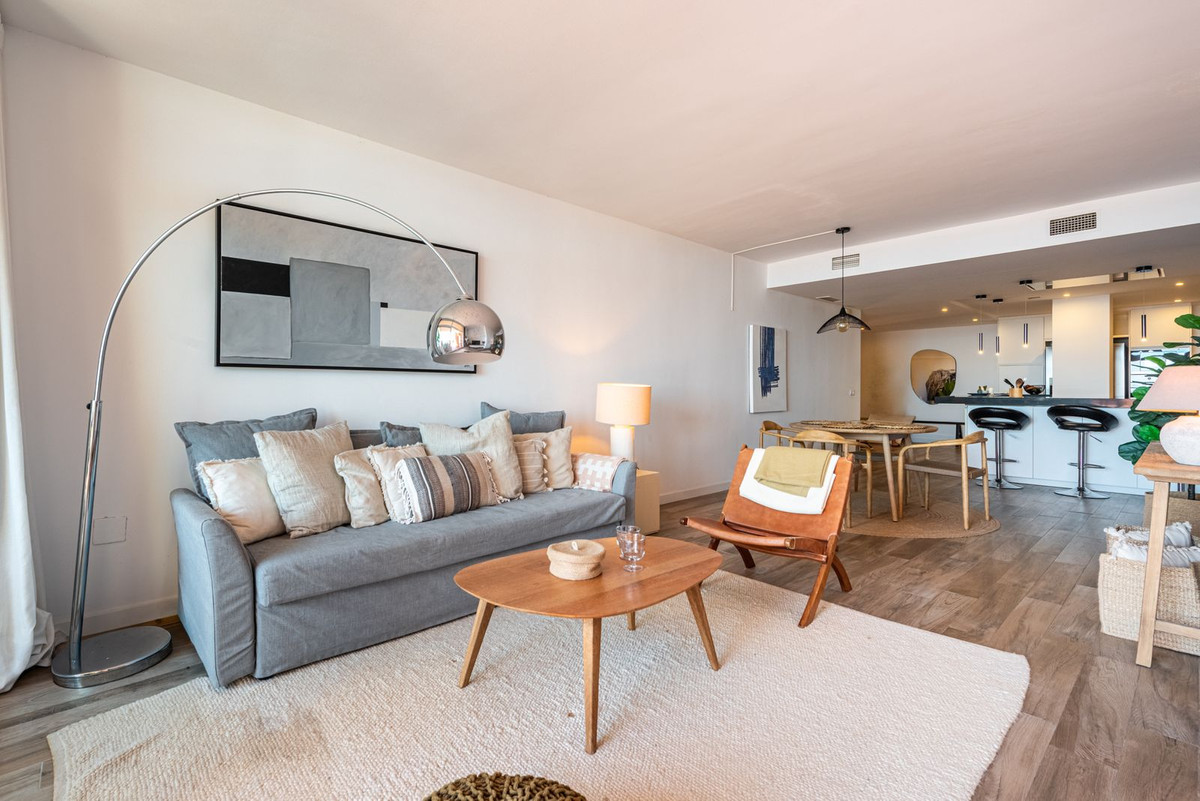 2 Bed Apartment for sale in Nueva Andalucía Costa Del Sol, Málaga, Spain