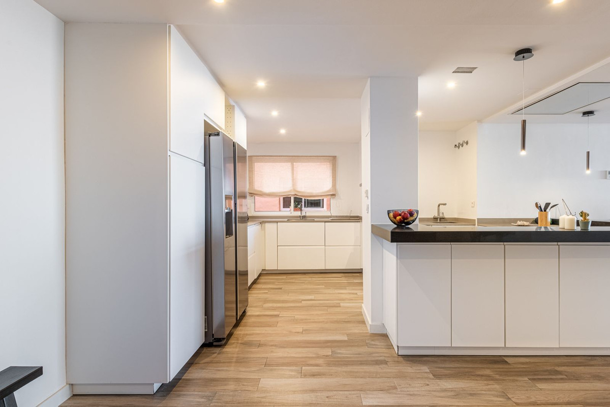 2 Bed Apartment for sale in Nueva Andalucía Costa Del Sol, Málaga, Spain