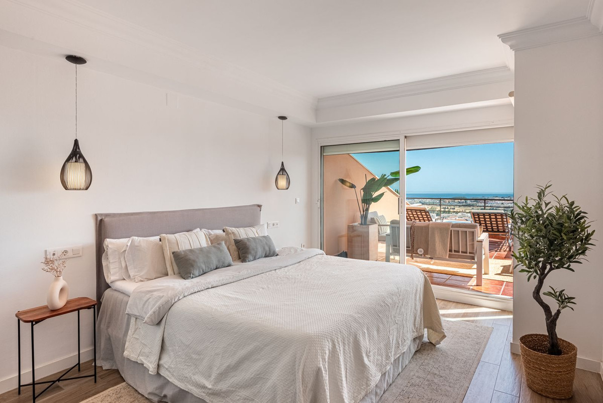 2 Bed Apartment for sale in Nueva Andalucía Costa Del Sol, Málaga, Spain