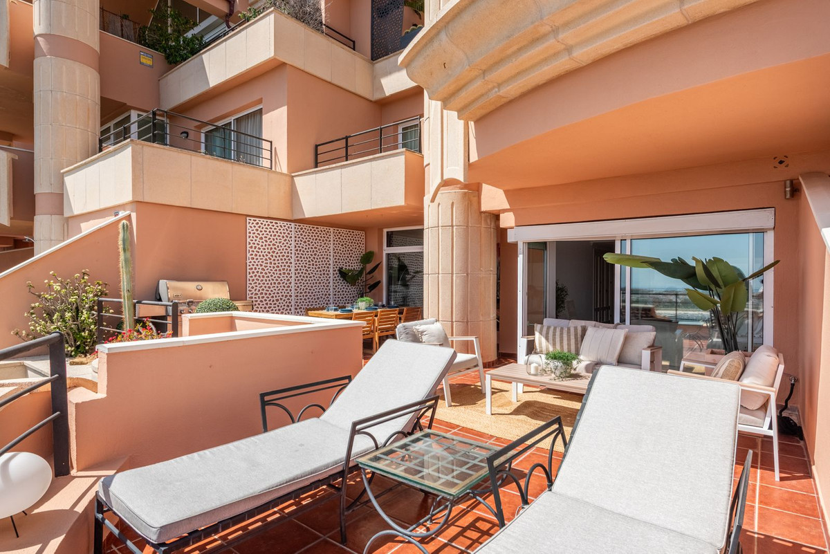 2 Bed Apartment for sale in Nueva Andalucía Costa Del Sol, Málaga, Spain