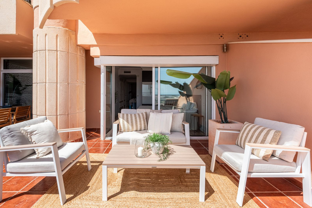 2 Bed Apartment for sale in Nueva Andalucía Costa Del Sol, Málaga, Spain