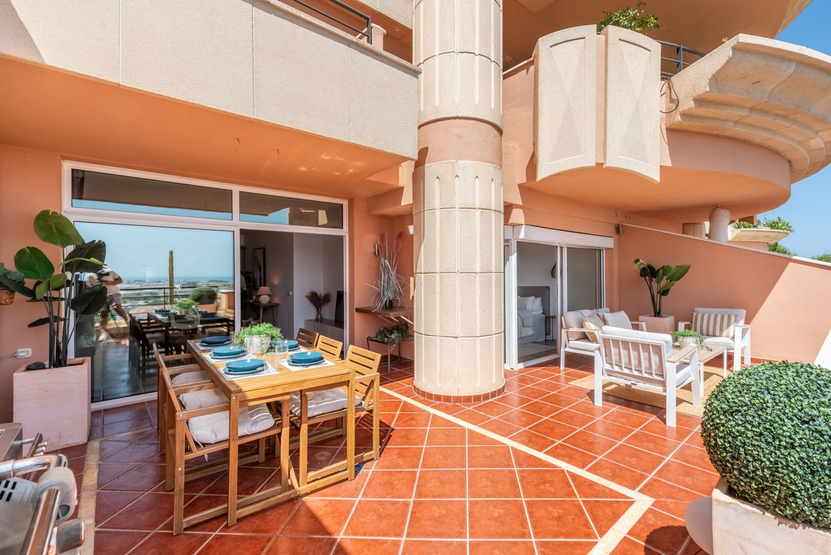 2 Bed Apartment for sale in Nueva Andalucía Costa Del Sol, Málaga, Spain