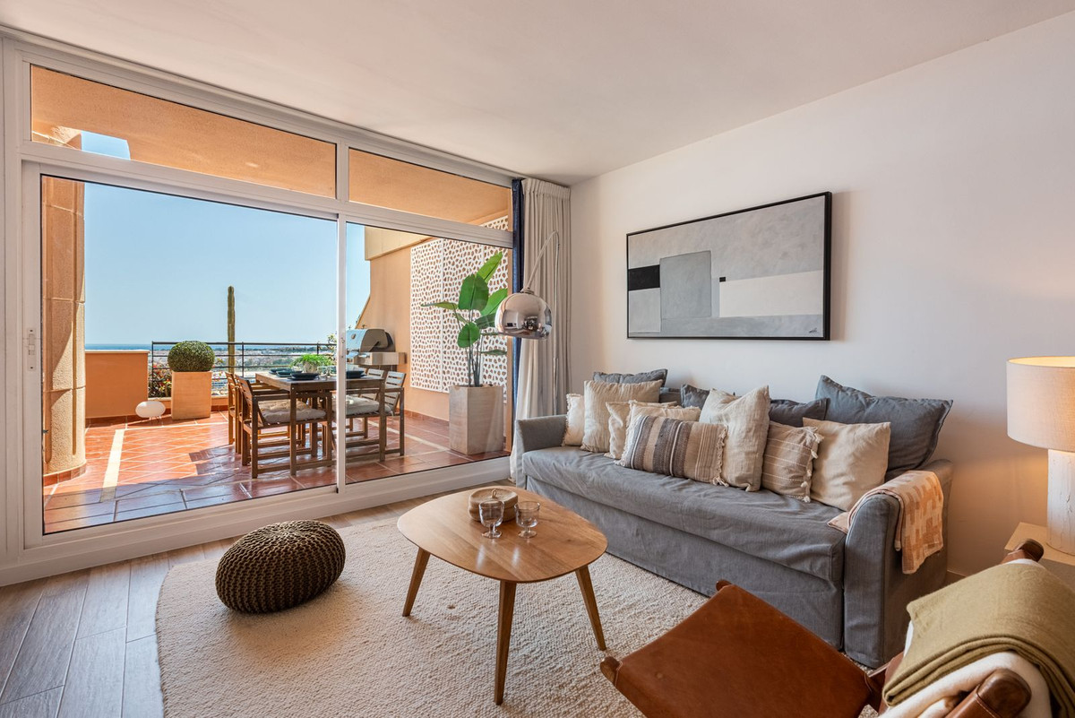 2 Bed Apartment for sale in Nueva Andalucía Costa Del Sol, Málaga, Spain