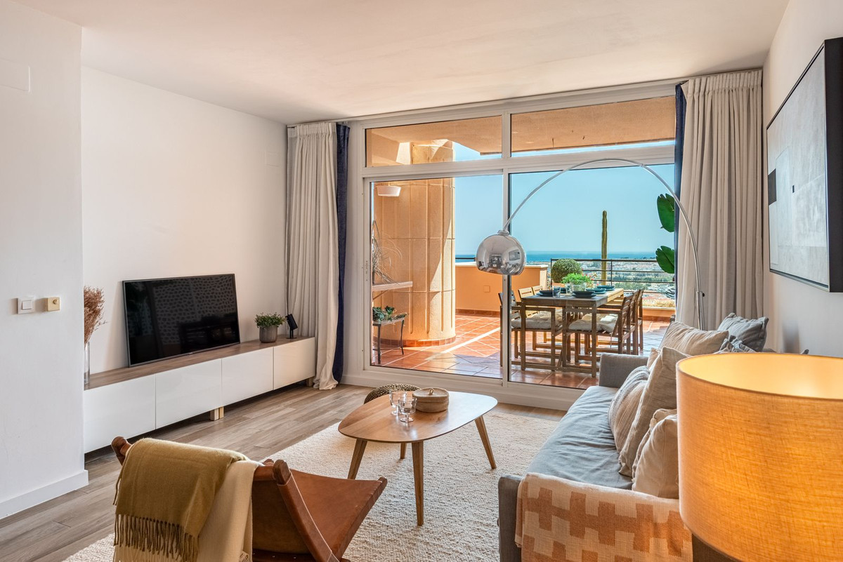 2 Bed Apartment for sale in Nueva Andalucía Costa Del Sol, Málaga, Spain