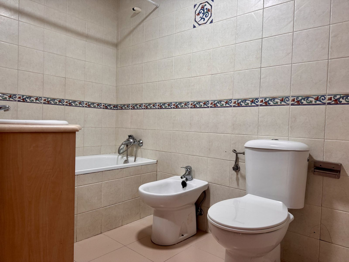 4 Bed Apartment for sale in San Pedro De Alcántara Costa Del Sol, Málaga, Spain