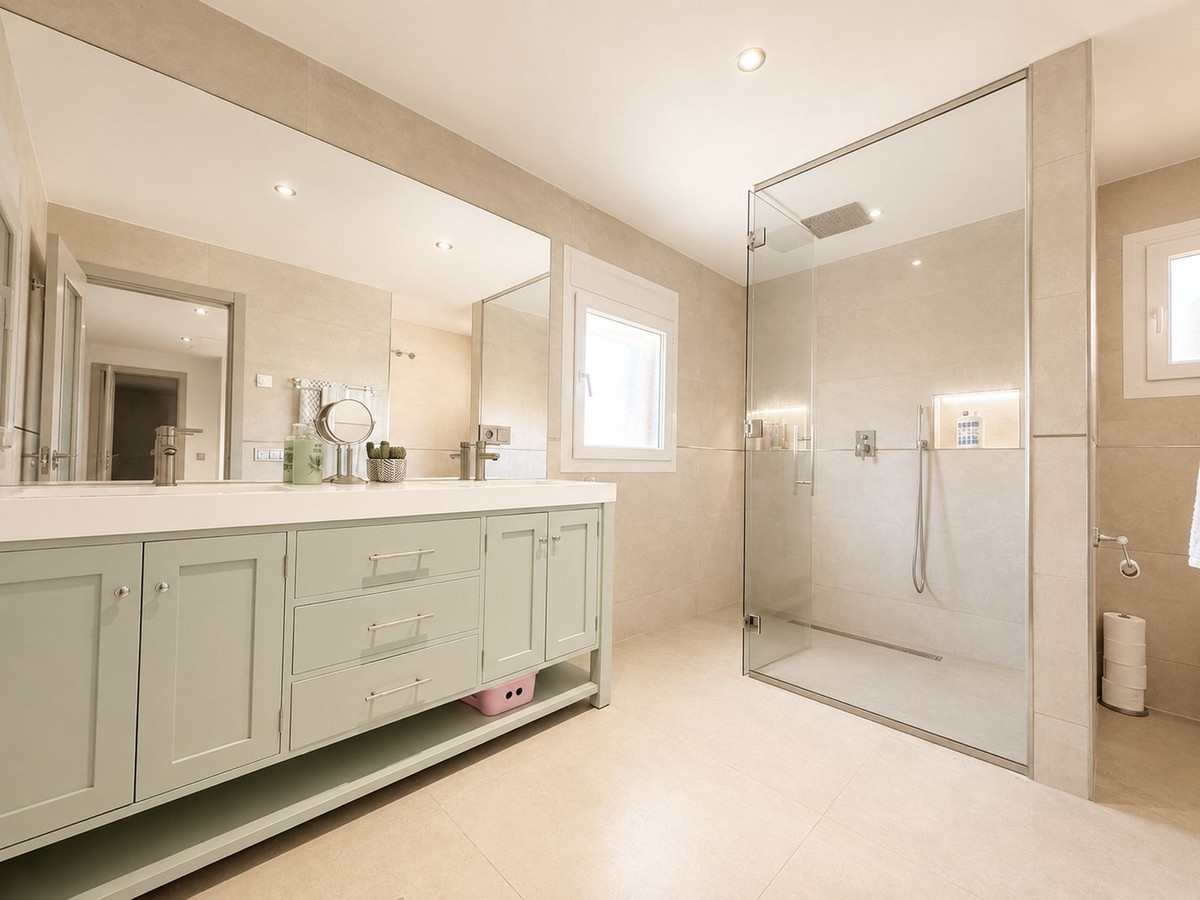 3 Bed Townhouse for sale in New Golden Mile Costa Del Sol, Málaga, Spain