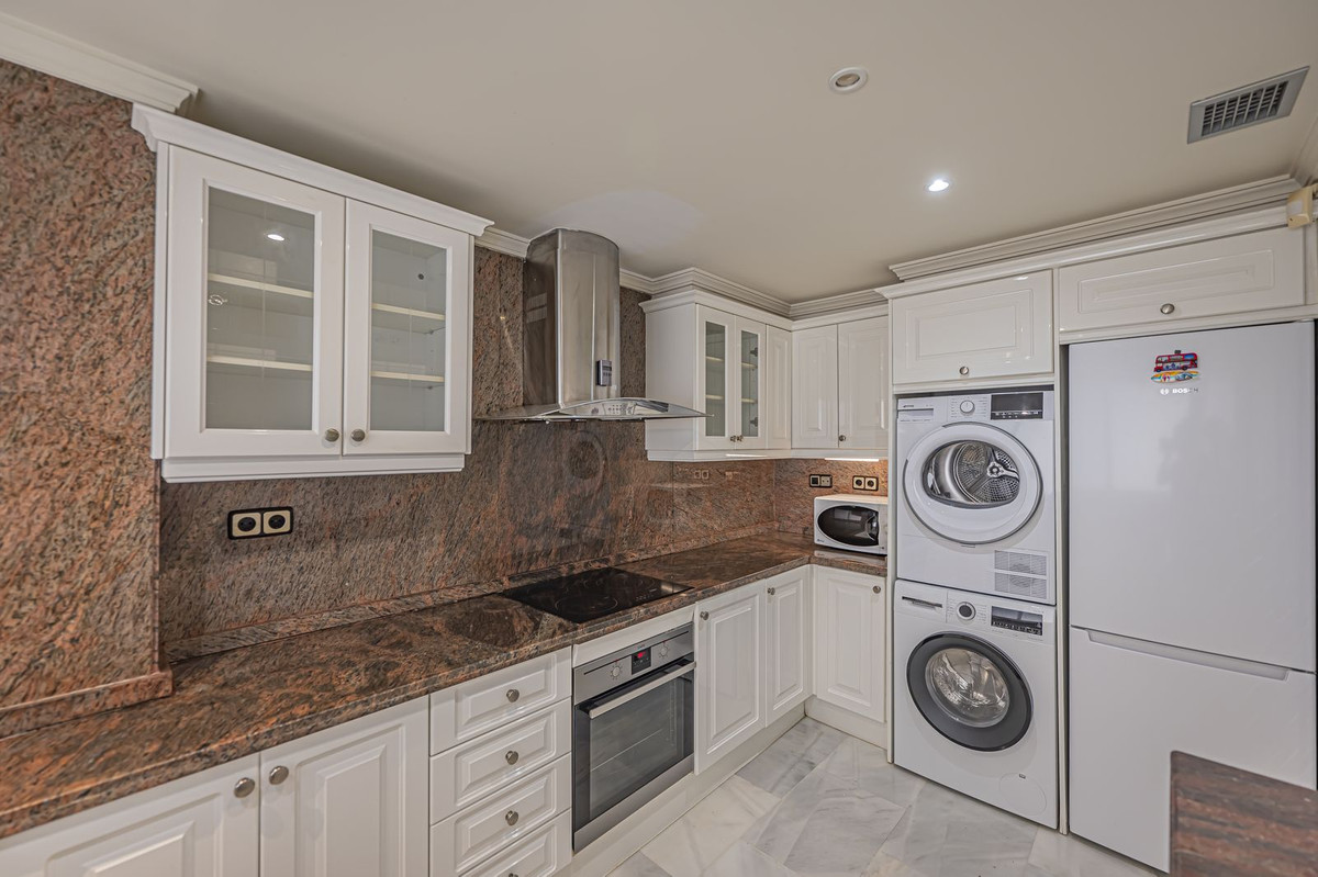 2 Bed Apartment for sale in Nueva Andalucía Costa Del Sol, Málaga, Spain