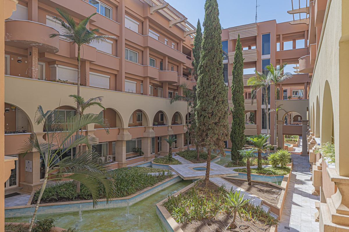 2 Bed Apartment for sale in Nueva Andalucía Costa Del Sol, Málaga, Spain