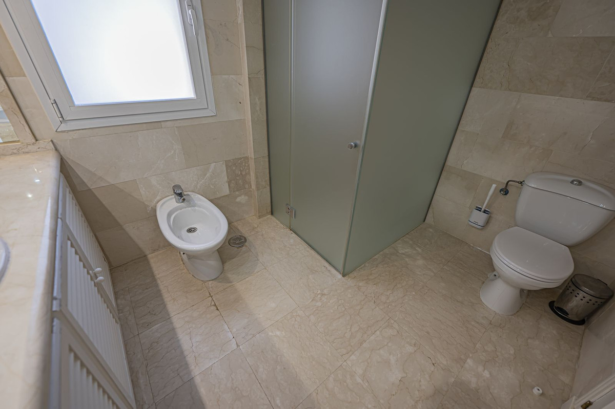 2 Bed Apartment for sale in Nueva Andalucía Costa Del Sol, Málaga, Spain