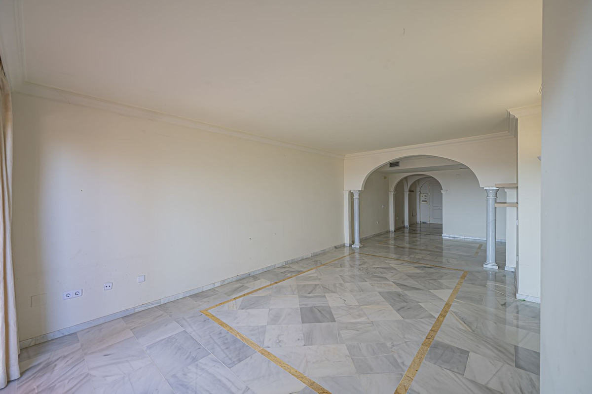 2 Bed Apartment for sale in Nueva Andalucía Costa Del Sol, Málaga, Spain