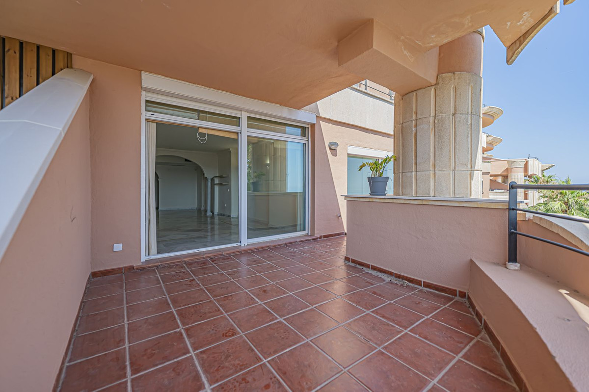 2 Bed Apartment for sale in Nueva Andalucía Costa Del Sol, Málaga, Spain