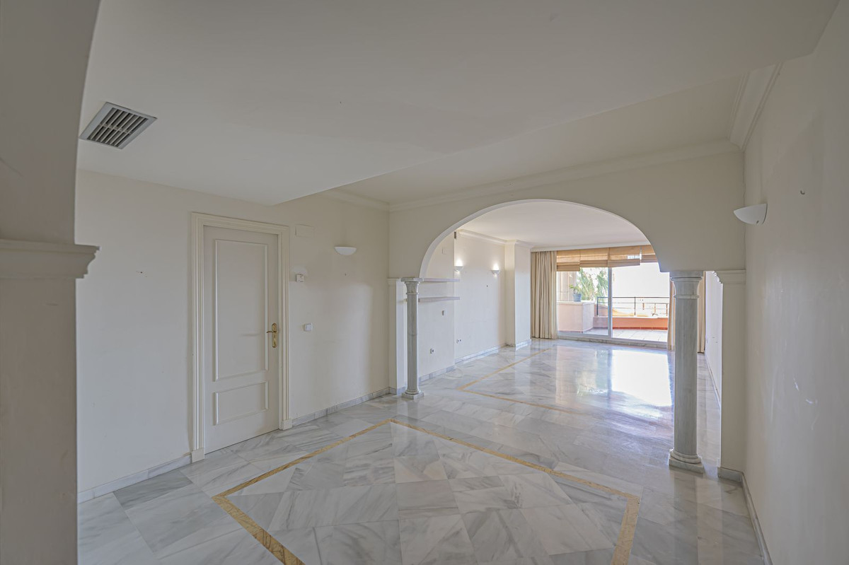 2 Bed Apartment for sale in Nueva Andalucía Costa Del Sol, Málaga, Spain