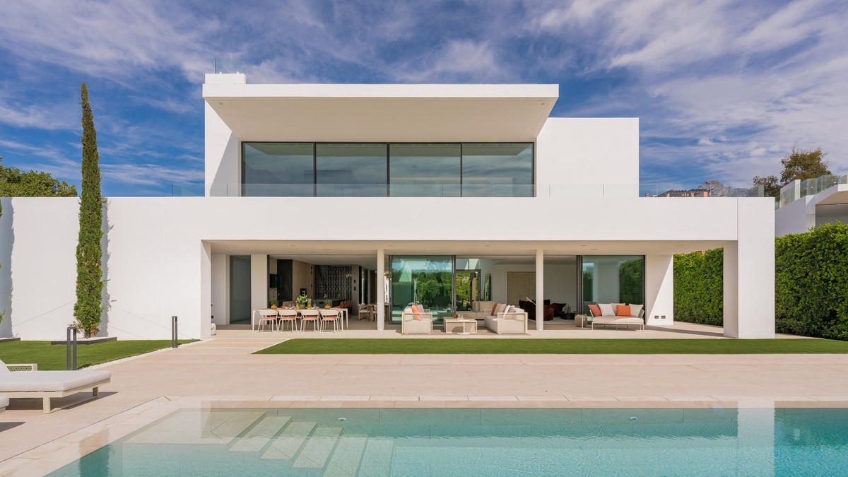 5 Bed Townhouse for sale in The Golden Mile Costa Del Sol, Málaga, Spain