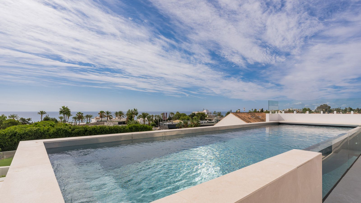 5 Bed Townhouse for sale in The Golden Mile Costa Del Sol, Málaga, Spain