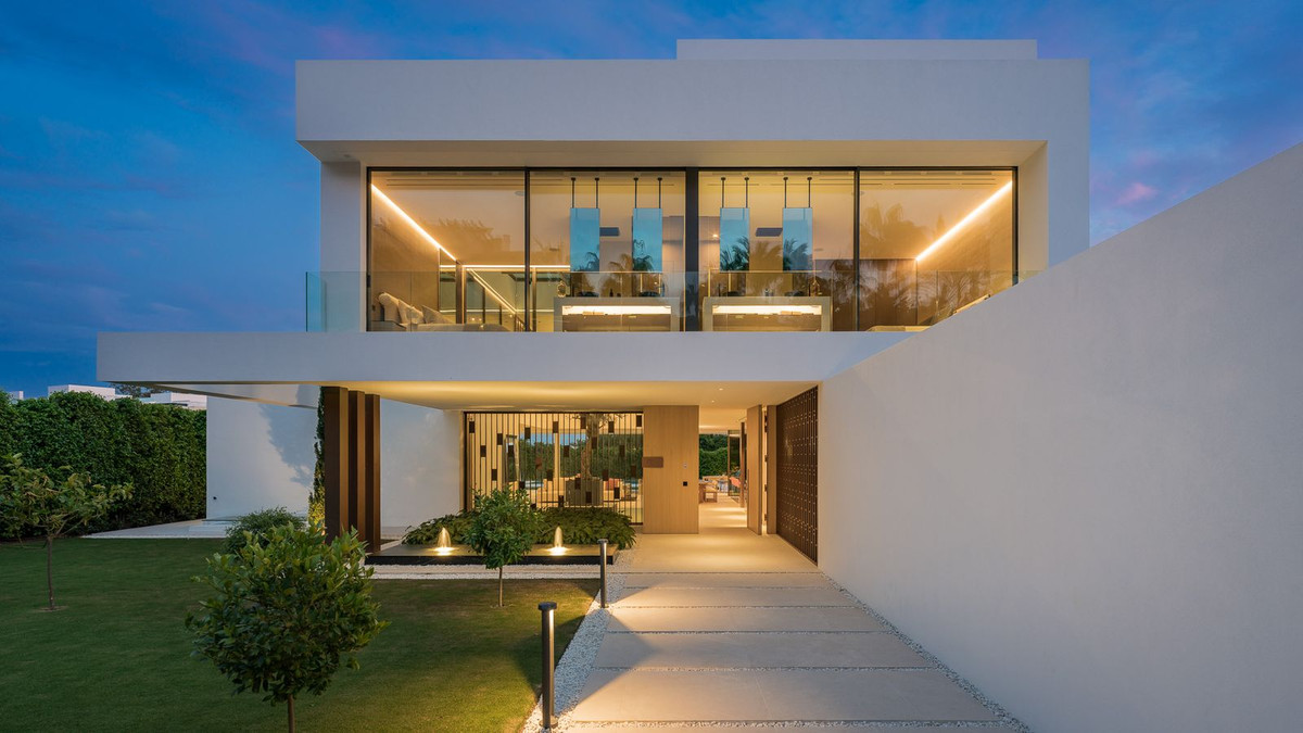 5 Bed Townhouse for sale in The Golden Mile Costa Del Sol, Málaga, Spain