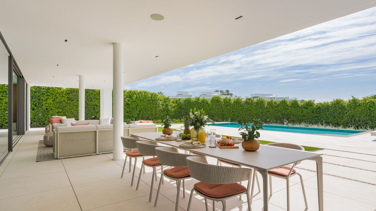 5 Bed Townhouse for sale in The Golden Mile Costa Del Sol, Málaga, Spain