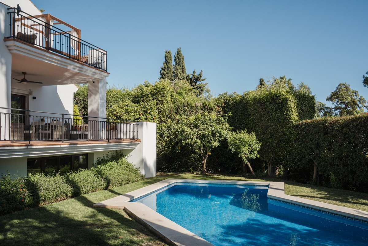 4 Bed Townhouse for sale in El Rosario Costa Del Sol, Málaga, Spain