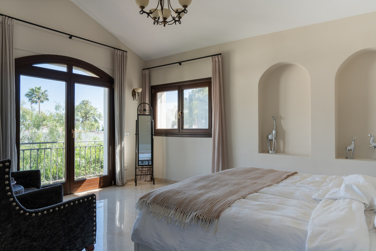 4 Bed Townhouse for sale in El Rosario Costa Del Sol, Málaga, Spain