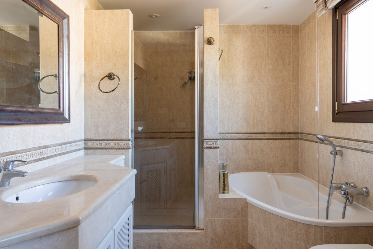 4 Bed Townhouse for sale in El Rosario Costa Del Sol, Málaga, Spain