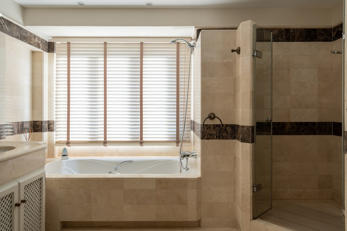 4 Bed Townhouse for sale in El Rosario Costa Del Sol, Málaga, Spain