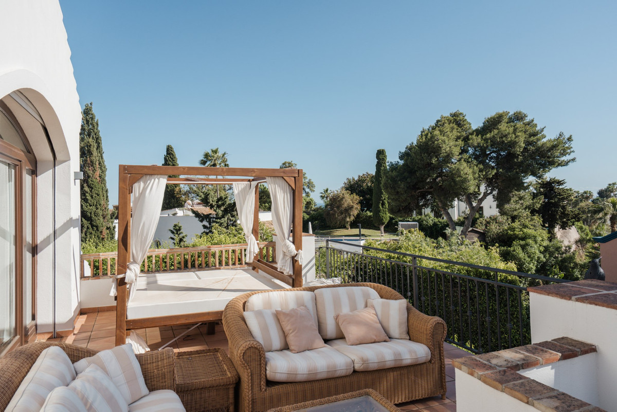 4 Bed Townhouse for sale in El Rosario Costa Del Sol, Málaga, Spain