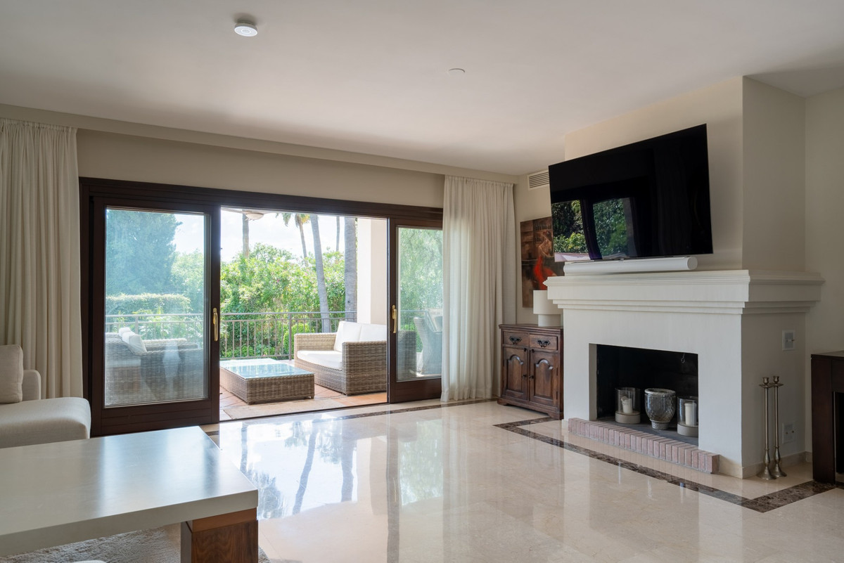 4 Bed Townhouse for sale in El Rosario Costa Del Sol, Málaga, Spain