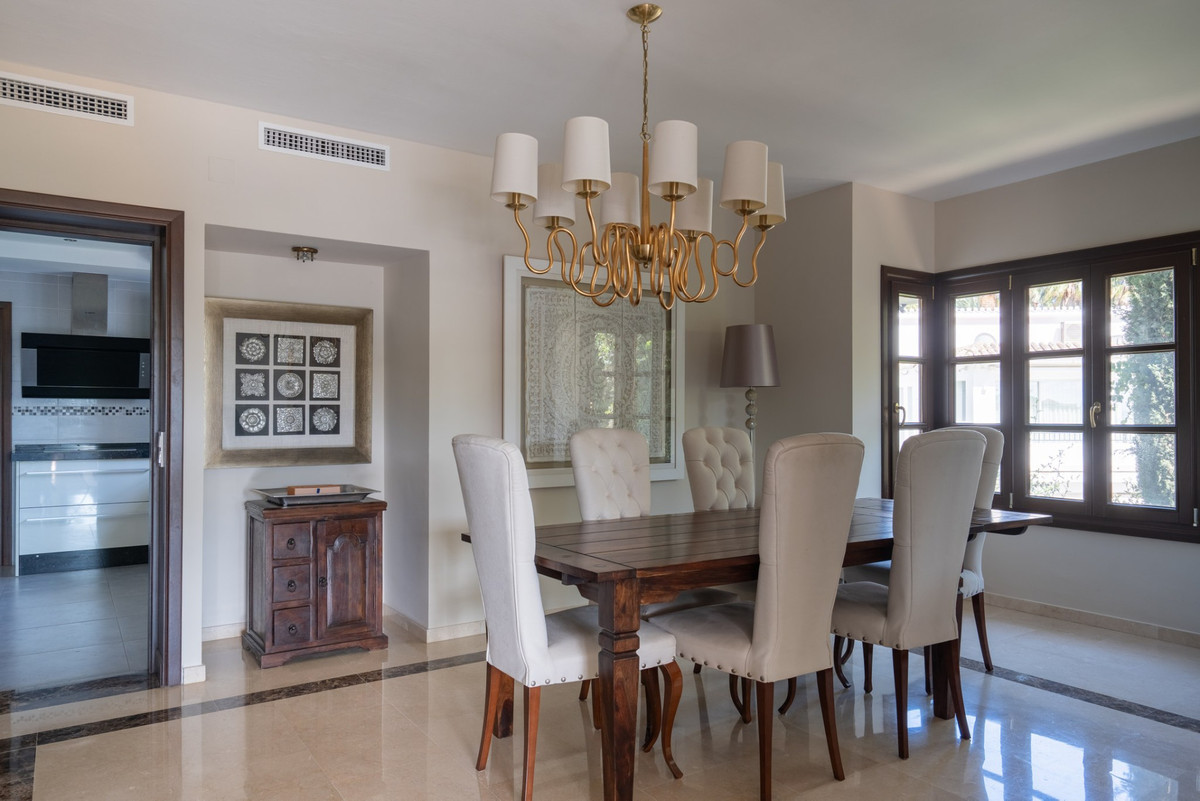 4 Bed Townhouse for sale in El Rosario Costa Del Sol, Málaga, Spain