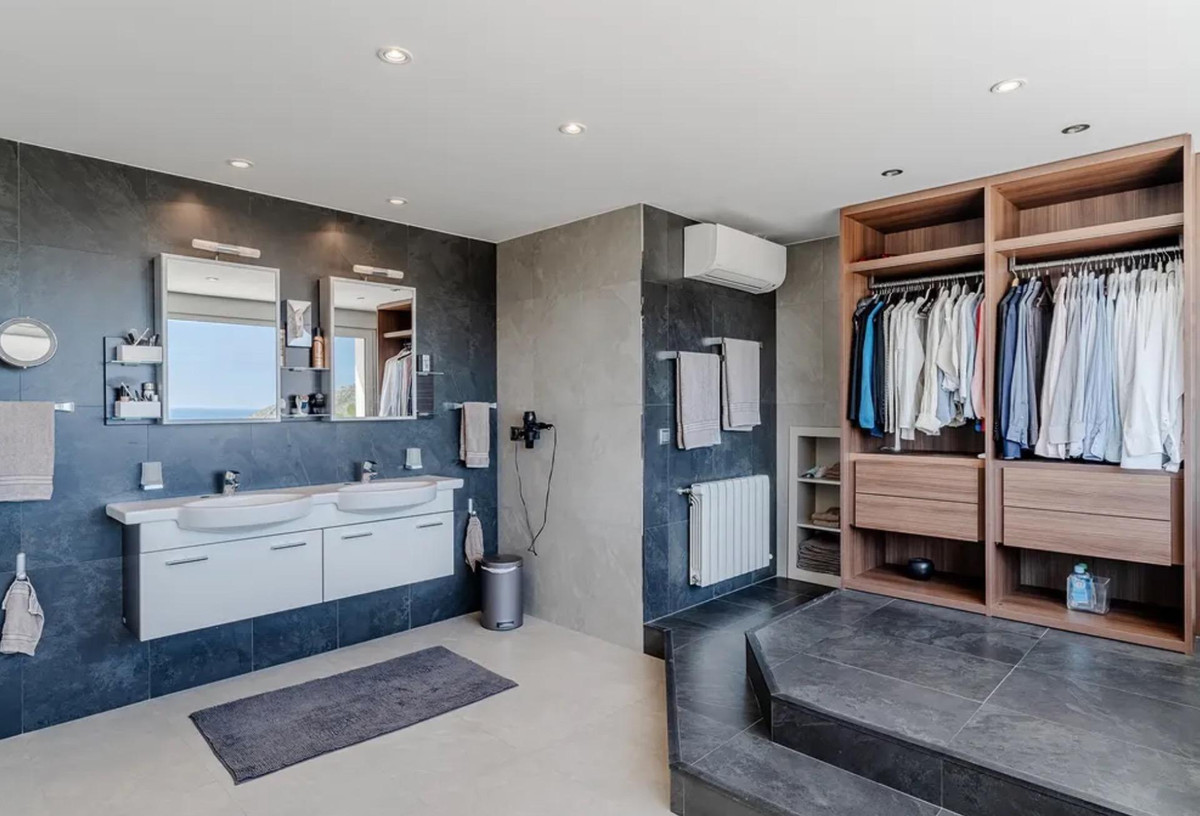 4 Bed Townhouse for sale in Moraira Costa Blanca, Alicante, Spain