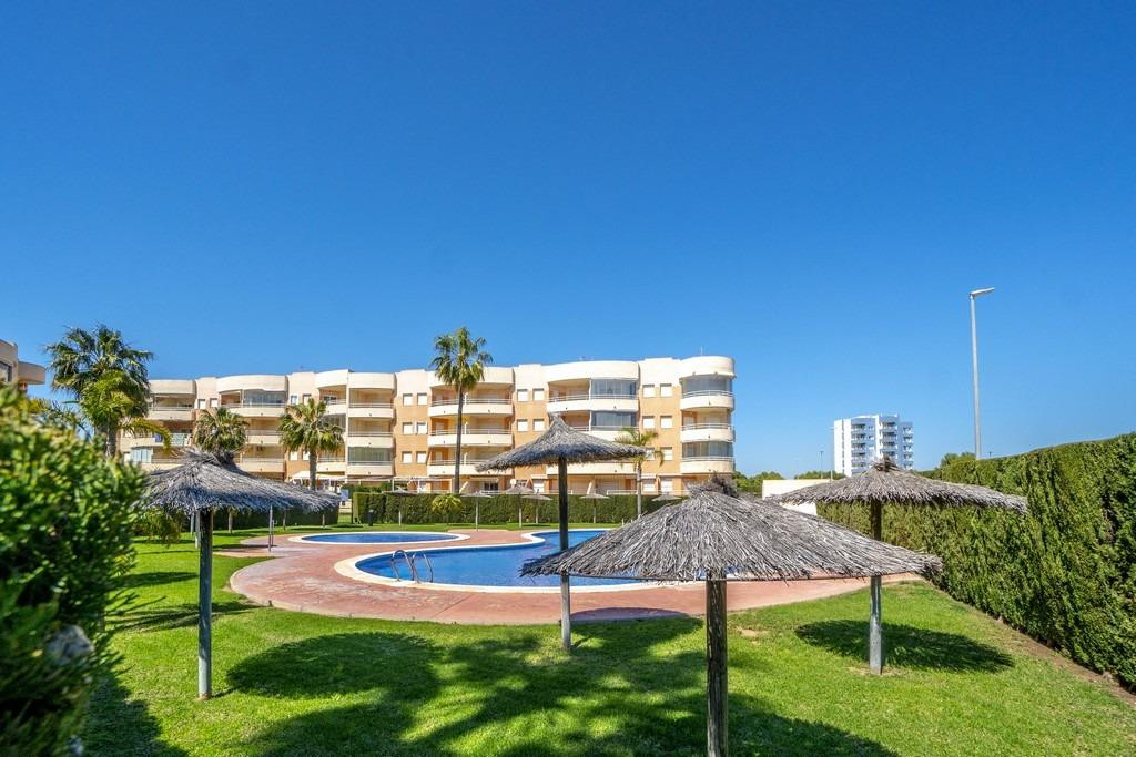 Se vende Apartamento Planta Baja de 2 dormitorios en Costa Blanca, Alicante, España