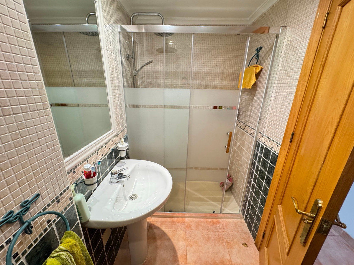 2 Bed Apartment for sale in Guardamar Del Segura Costa Blanca, Alicante, Spain
