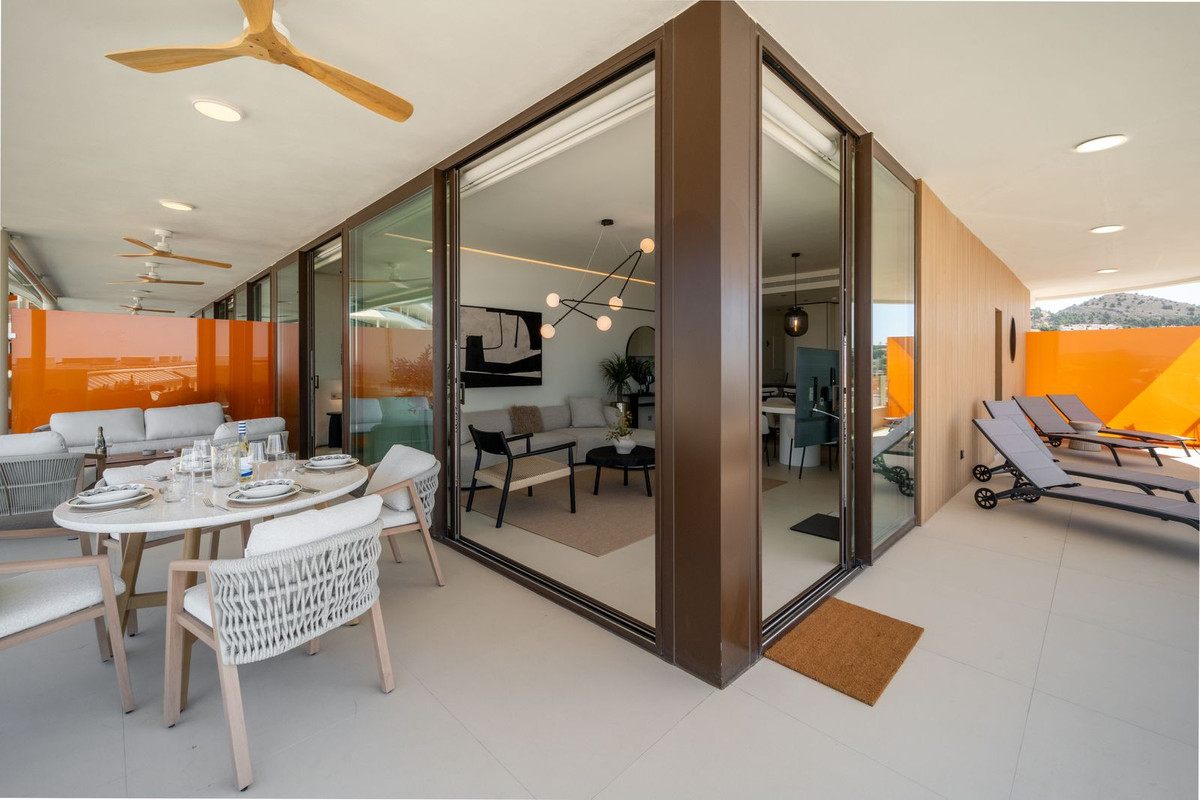 2 Bed Apartment for sale in Fuengirola Costa Del Sol, Málaga, Spain