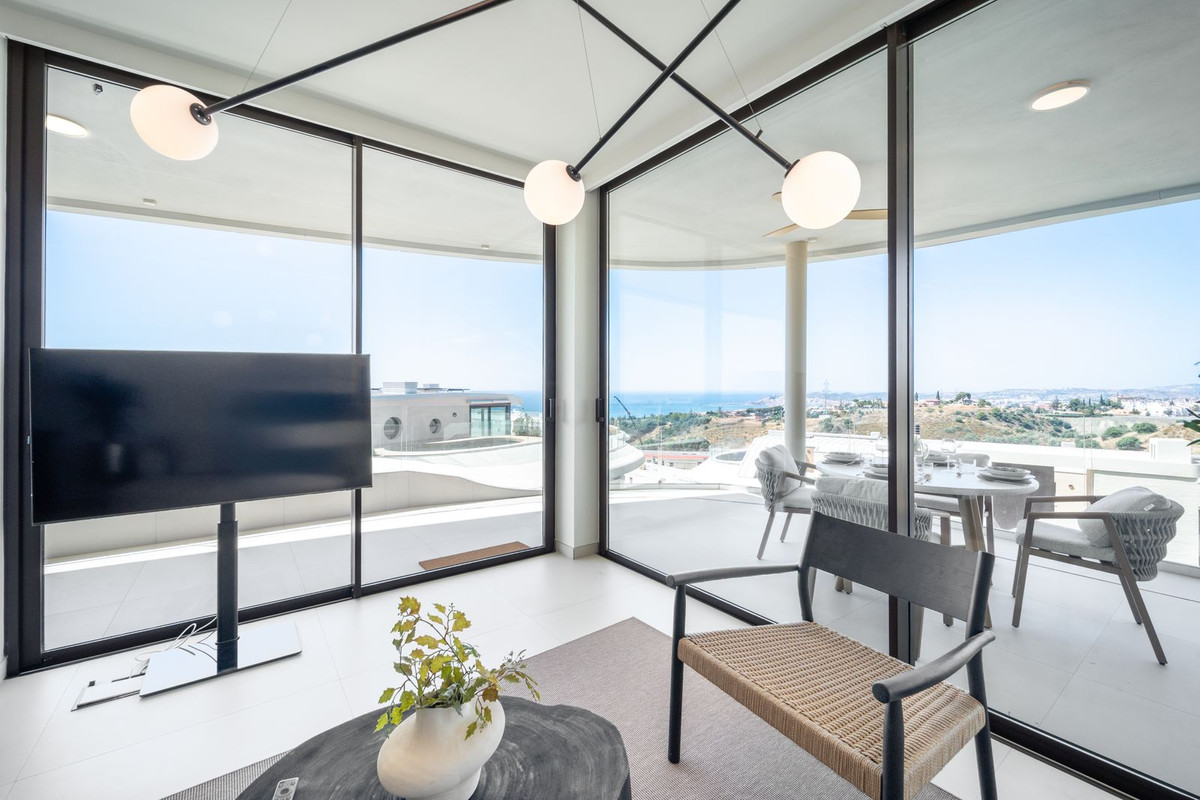2 Bed Apartment for sale in Fuengirola Costa Del Sol, Málaga, Spain