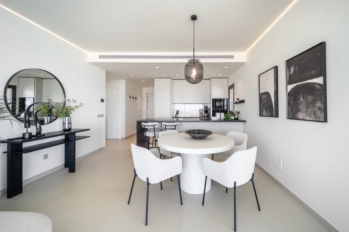 2 Bed Apartment for sale in Fuengirola Costa Del Sol, Málaga, Spain