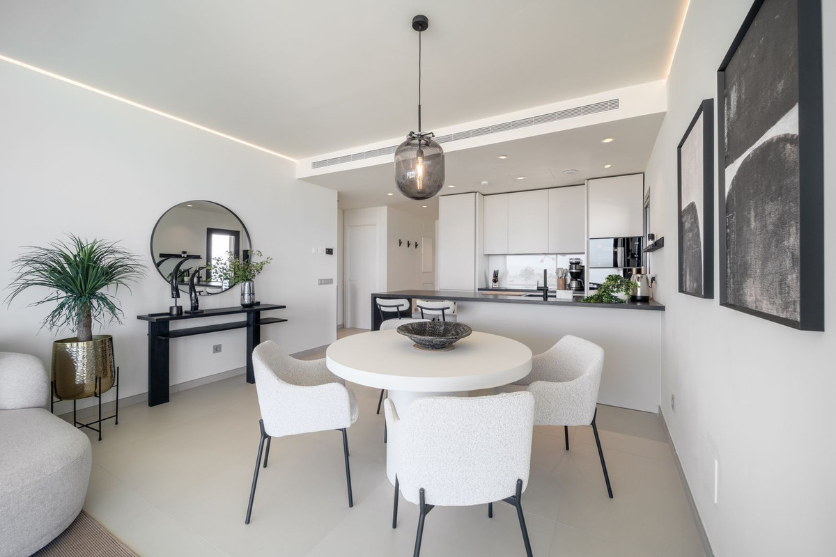 2 Bed Apartment for sale in Fuengirola Costa Del Sol, Málaga, Spain