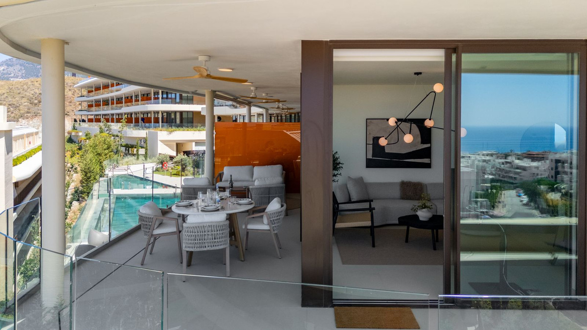 2 Bed Apartment for sale in Fuengirola Costa Del Sol, Málaga, Spain