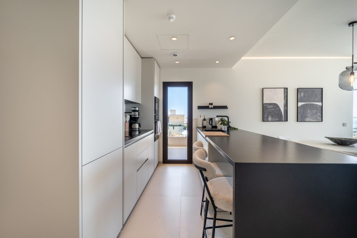 2 Bed Apartment for sale in Fuengirola Costa Del Sol, Málaga, Spain