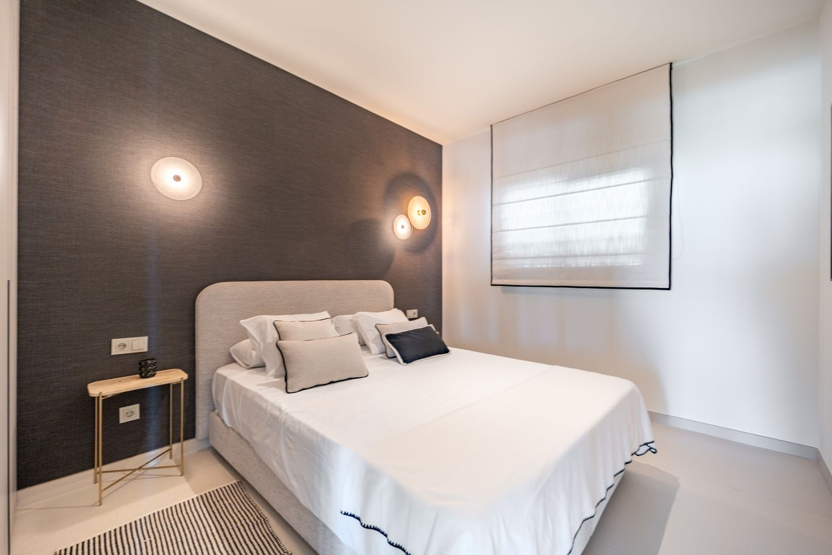 2 Bed Apartment for sale in Fuengirola Costa Del Sol, Málaga, Spain